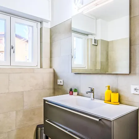 Apartment Piazzetta By Interhome Dongo